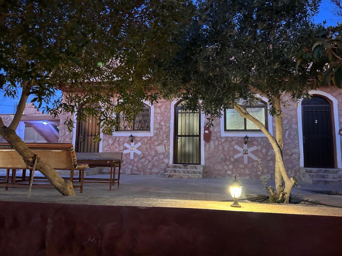 Guest House Attallah 와디무사 외부 사진